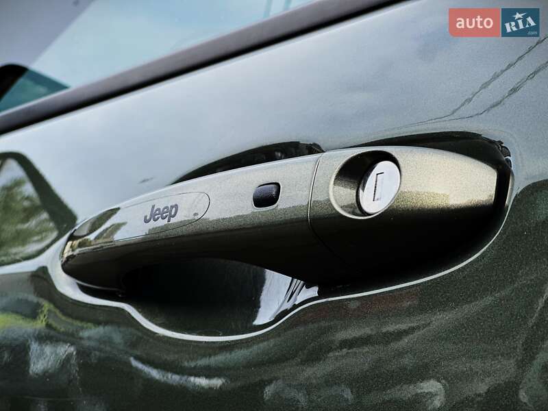 Внедорожник / Кроссовер Jeep Compass 2020 в Киеве