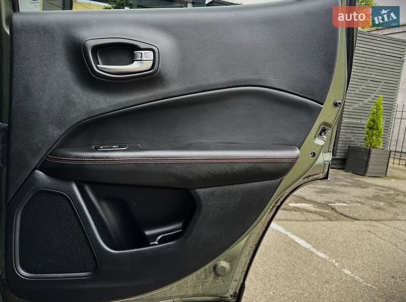 Внедорожник / Кроссовер Jeep Compass 2020 в Киеве