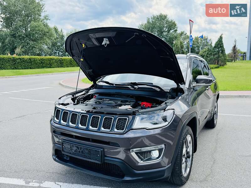 Внедорожник / Кроссовер Jeep Compass 2019 в Киеве