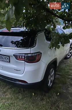 Внедорожник / Кроссовер Jeep Compass 2017 в 