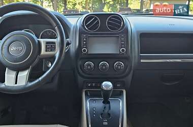 Внедорожник / Кроссовер Jeep Compass 2012 в 