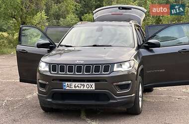 Внедорожник / Кроссовер Jeep Compass 2017 в 