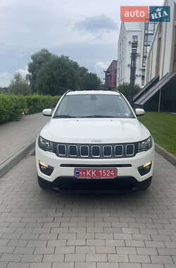Внедорожник / Кроссовер Jeep Compass 2018 в 