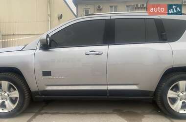 Внедорожник / Кроссовер Jeep Compass 2015 в 