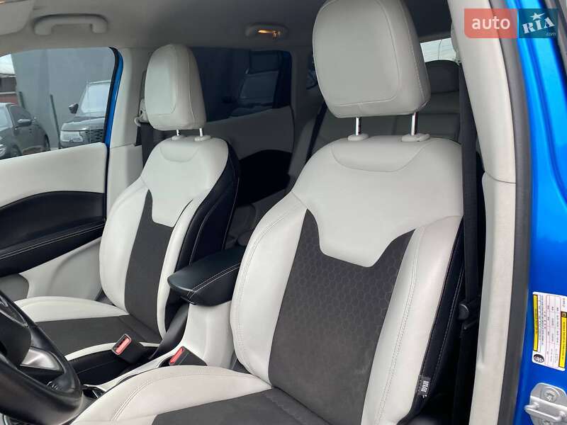 Внедорожник / Кроссовер Jeep Compass 2017 в Львове