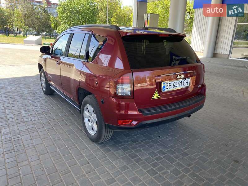 Внедорожник / Кроссовер Jeep Compass 2016 в Николаеве
