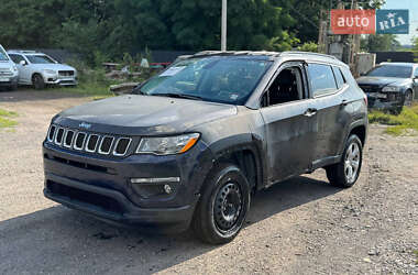 Внедорожник / Кроссовер Jeep Compass 2018 в 