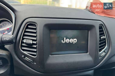 Внедорожник / Кроссовер Jeep Compass 2018 в 