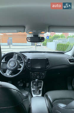 Внедорожник / Кроссовер Jeep Compass 2018 в 