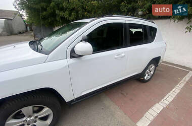 Внедорожник / Кроссовер Jeep Compass 2015 в 