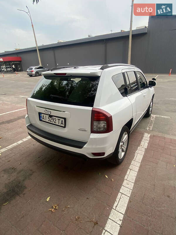 Внедорожник / Кроссовер Jeep Compass 2015 в Вишневом
