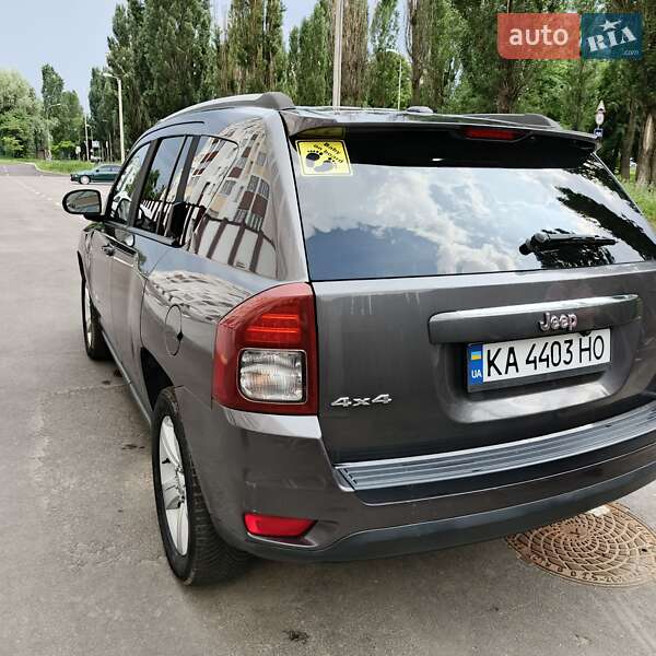 Позашляховик / Кросовер Jeep Compass 2016 в Вишневому фото 4 Позашляховик / Кросовер Jeep Compass 2016 в Вишневому