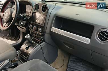Внедорожник / Кроссовер Jeep Compass 2016 в Вишневом