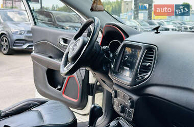 Внедорожник / Кроссовер Jeep Compass 2017 в 