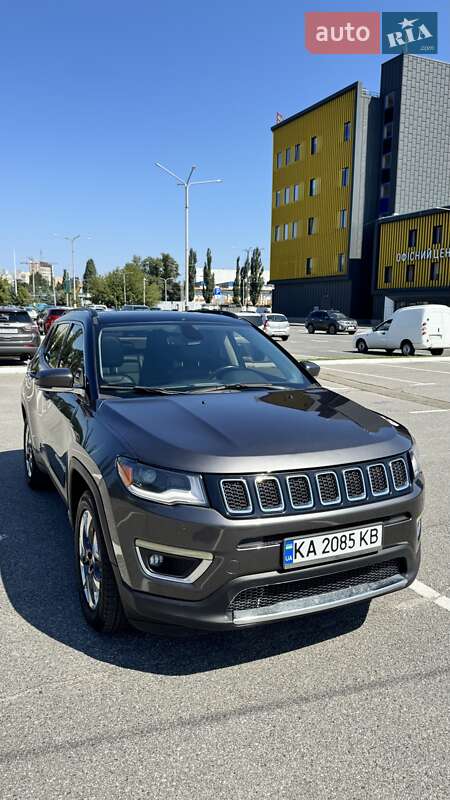 Внедорожник / Кроссовер Jeep Compass 2019 в 