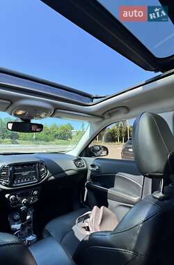 Внедорожник / Кроссовер Jeep Compass 2019 в 