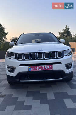 Внедорожник / Кроссовер Jeep Compass 2018 в 