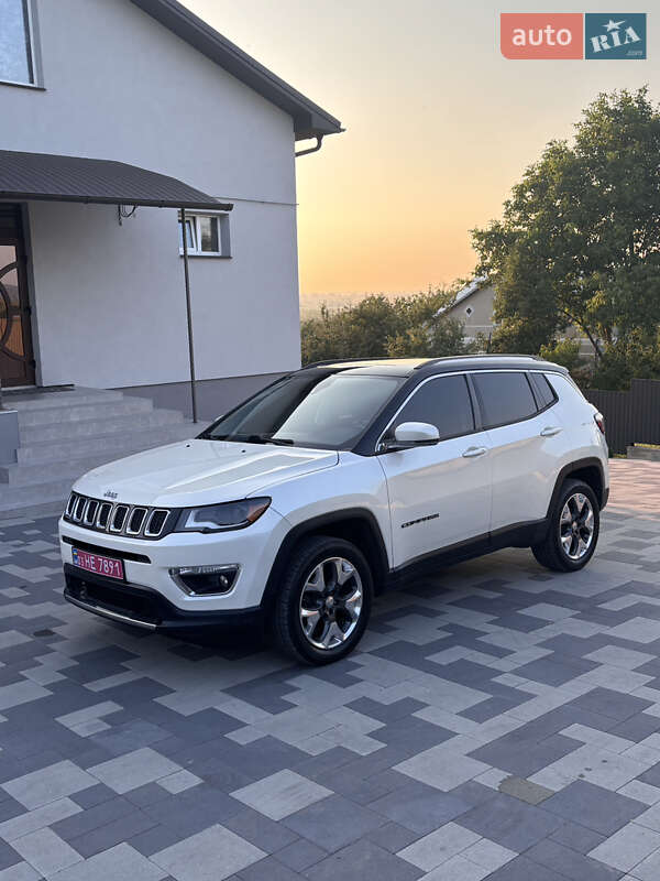 Внедорожник / Кроссовер Jeep Compass 2018 в 