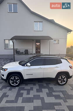 Внедорожник / Кроссовер Jeep Compass 2018 в 