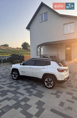 Внедорожник / Кроссовер Jeep Compass 2018 в 