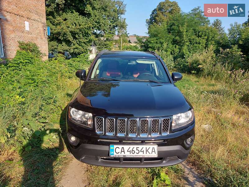 Внедорожник / Кроссовер Jeep Compass 2015 в Звенигородке