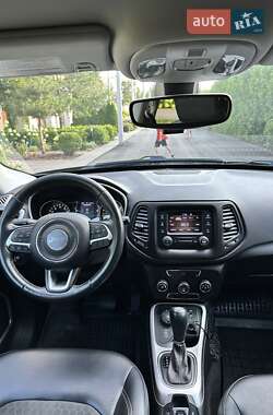 Внедорожник / Кроссовер Jeep Compass 2017 в 