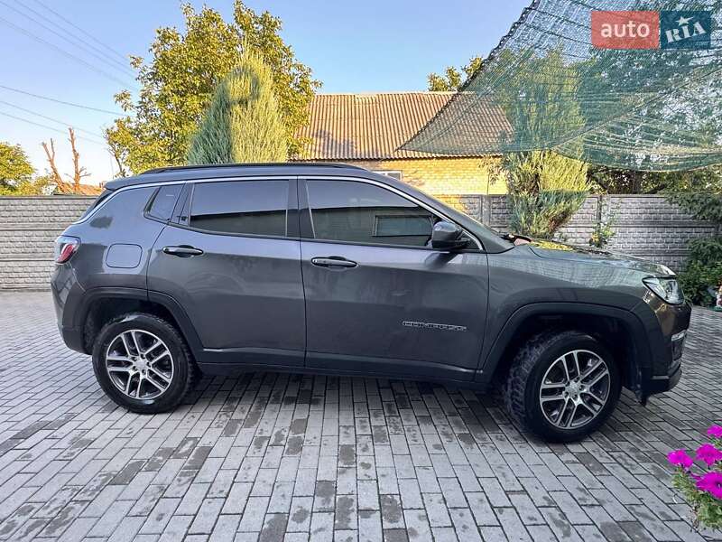 Внедорожник / Кроссовер Jeep Compass 2017 в Терновке