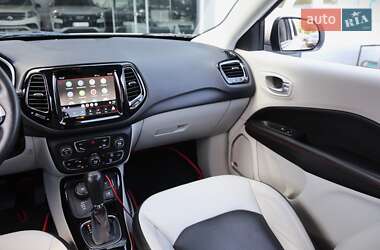 Внедорожник / Кроссовер Jeep Compass 2017 в 