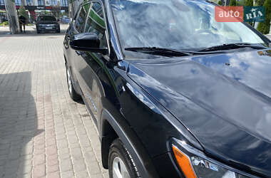 Внедорожник / Кроссовер Jeep Compass 2017 в 