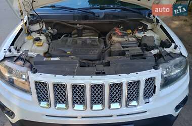 Внедорожник / Кроссовер Jeep Compass 2013 в 
