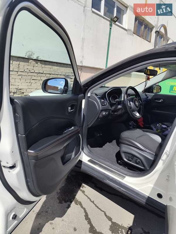 Внедорожник / Кроссовер Jeep Compass 2020 в Киеве