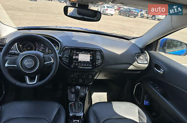 Внедорожник / Кроссовер Jeep Compass 2017 в 