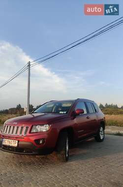 Внедорожник / Кроссовер Jeep Compass 2015 в 