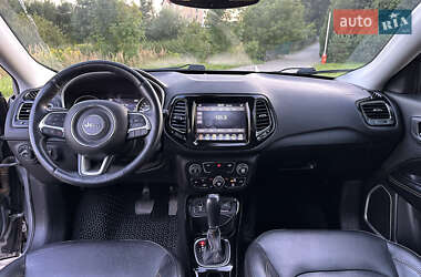 Внедорожник / Кроссовер Jeep Compass 2018 в 