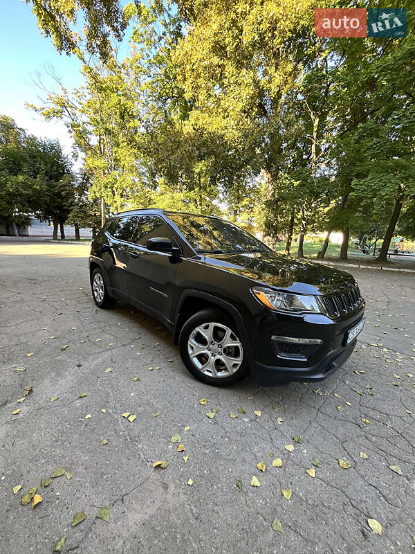 Внедорожник / Кроссовер Jeep Compass 2017 в Чернигове