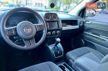 Внедорожник / Кроссовер Jeep Compass 2015 в 