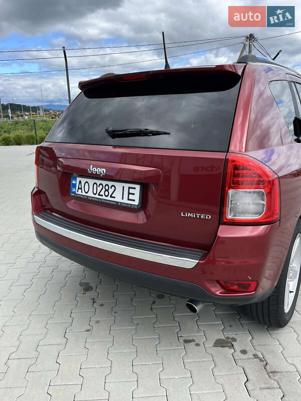Внедорожник / Кроссовер Jeep Compass 2012 в Хусте