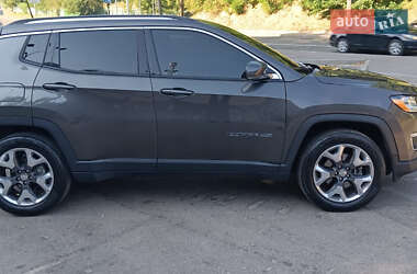 Внедорожник / Кроссовер Jeep Compass 2018 в 