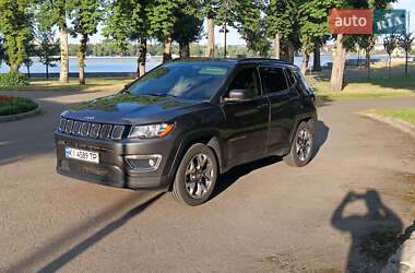 Внедорожник / Кроссовер Jeep Compass 2018 в 