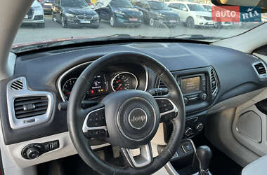 Внедорожник / Кроссовер Jeep Compass 2018 в 