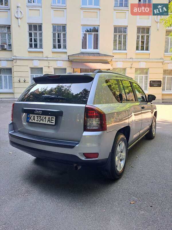 Внедорожник / Кроссовер Jeep Compass 2015 в Киеве
