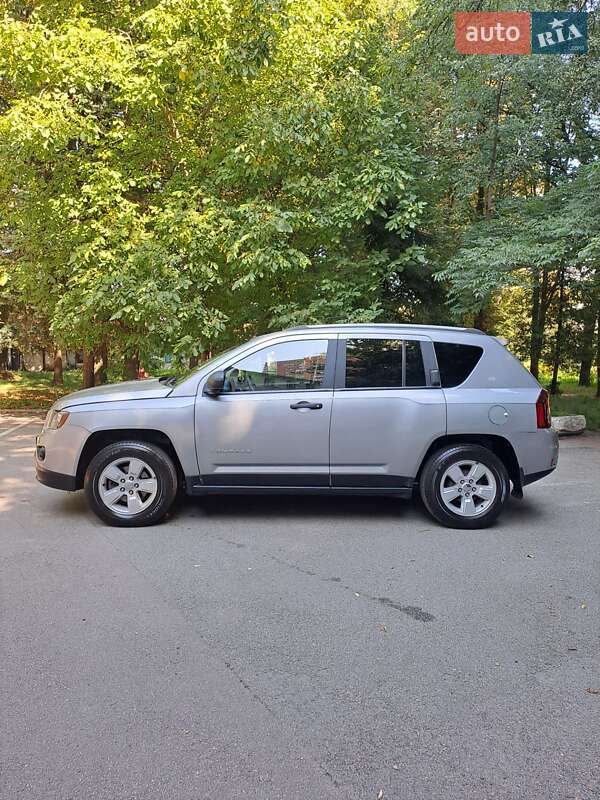 Внедорожник / Кроссовер Jeep Compass 2015 в Киеве