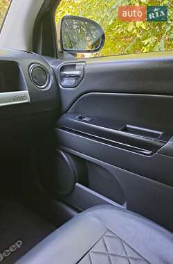 Внедорожник / Кроссовер Jeep Compass 2015 в 
