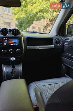 Внедорожник / Кроссовер Jeep Compass 2015 в 