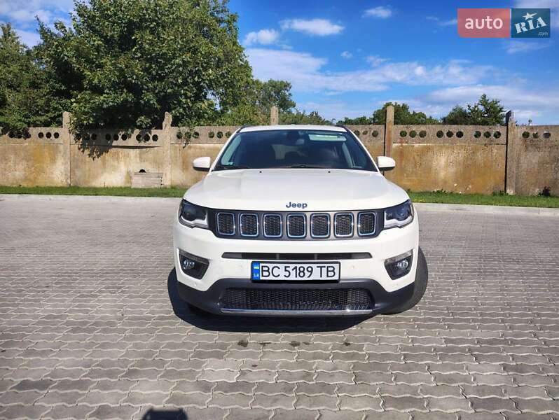 Внедорожник / Кроссовер Jeep Compass 2018 в 