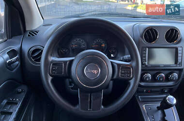 Внедорожник / Кроссовер Jeep Compass 2014 в 