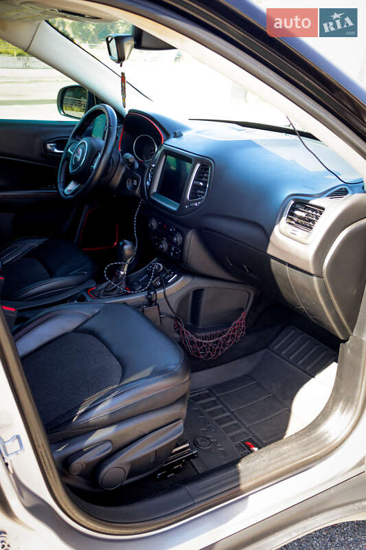 Позашляховик / Кросовер Jeep Compass 2017 в Києві