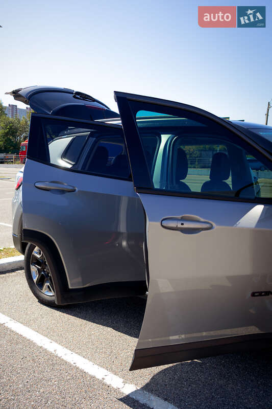 Позашляховик / Кросовер Jeep Compass 2017 в Києві