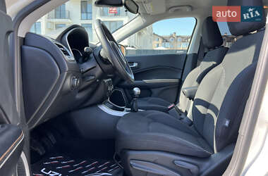 Внедорожник / Кроссовер Jeep Compass 2017 в 