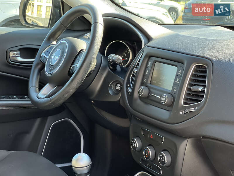 Внедорожник / Кроссовер Jeep Compass 2017 в Ужгороде